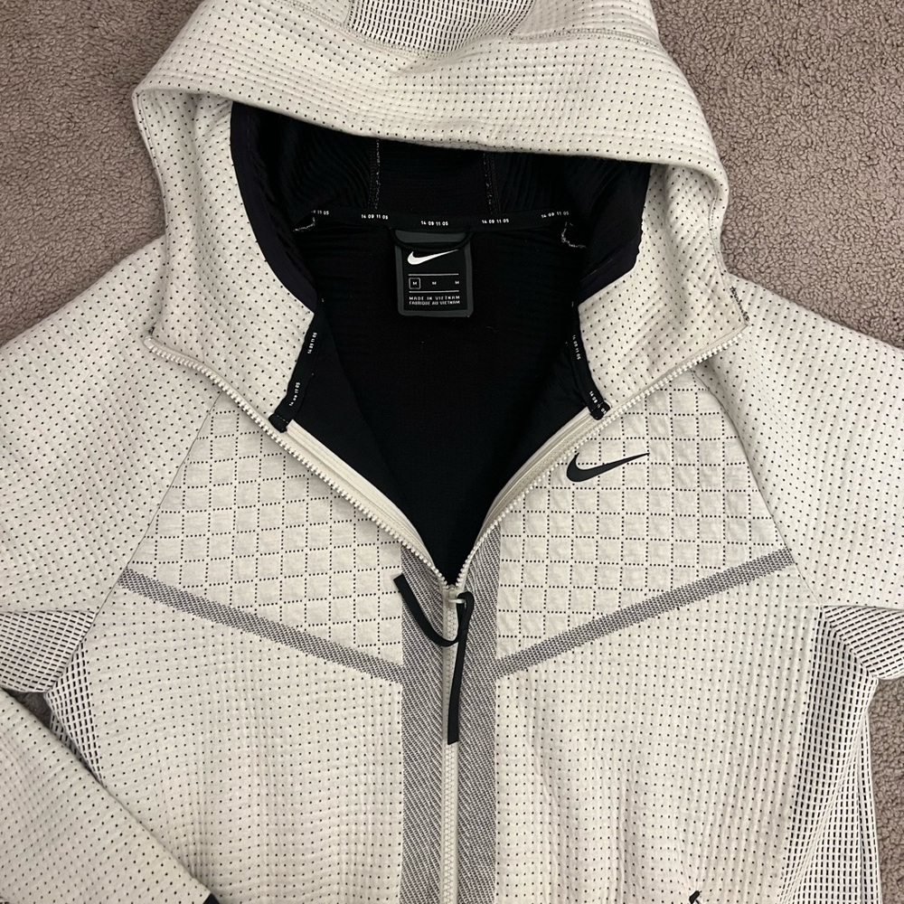 NIKE ZIP UP